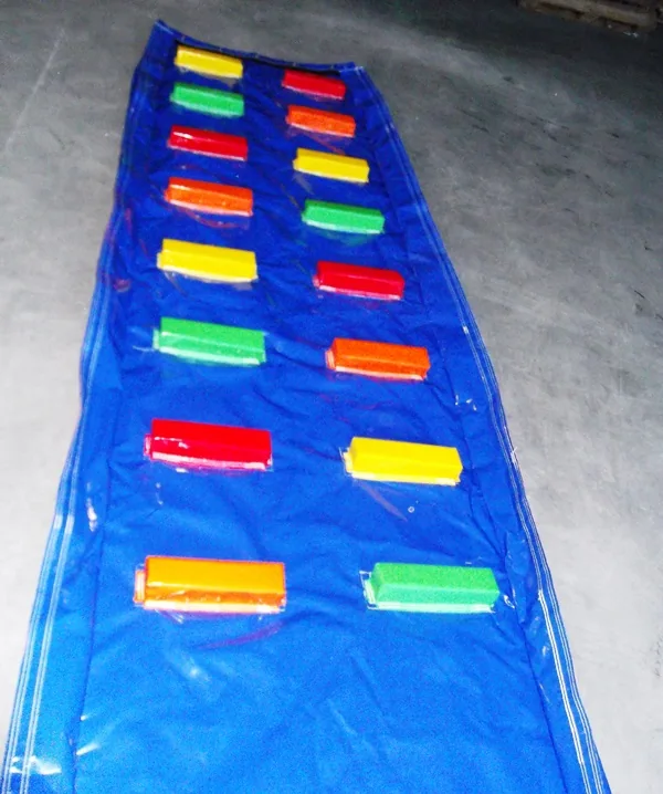 Bâche d’escalade avec prises multicolores