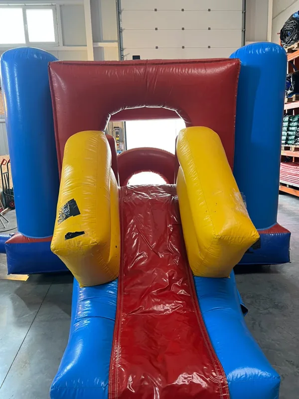 Remise en état des côtés d’un toboggan : avant, InflaTex Nivelles