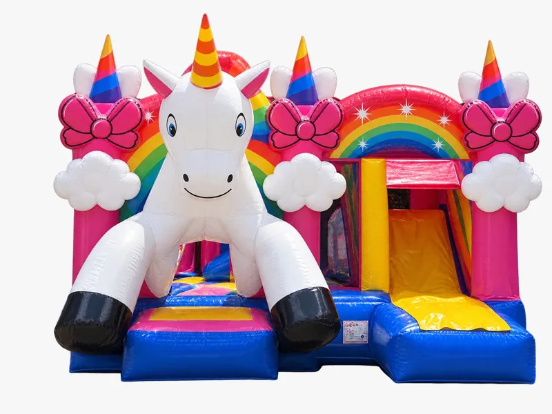 Château Licorne avec toboggan proposé à la location par InflaTex